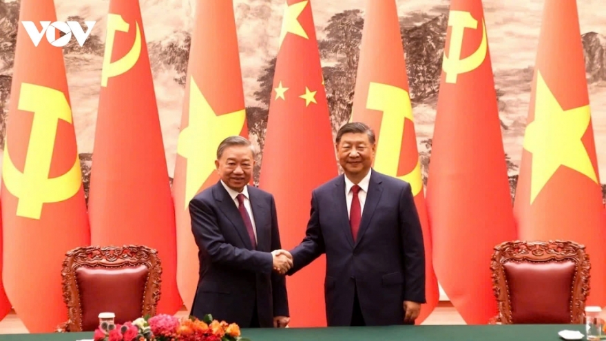 Vietnam and China exchange congratulatory messages on 75 years of diplomacy